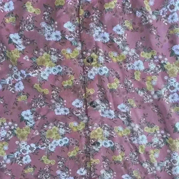 SO Cute Floral on Peach/Pink background, Button front,flare Ruffle Hem - Picture 3 of 7